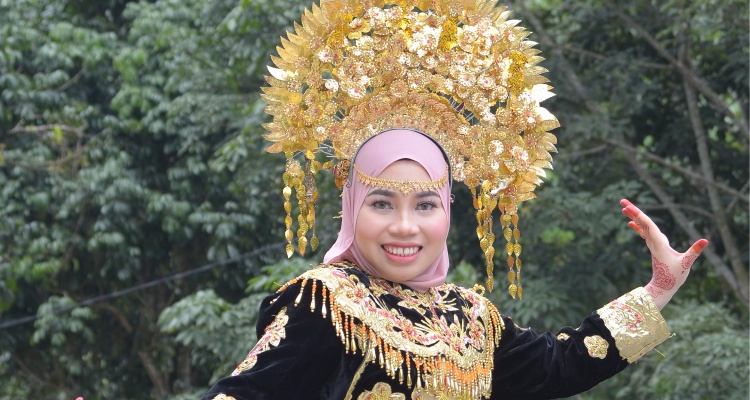 3 Modern Matriarchal Societies in Asia that you should totally Visit!