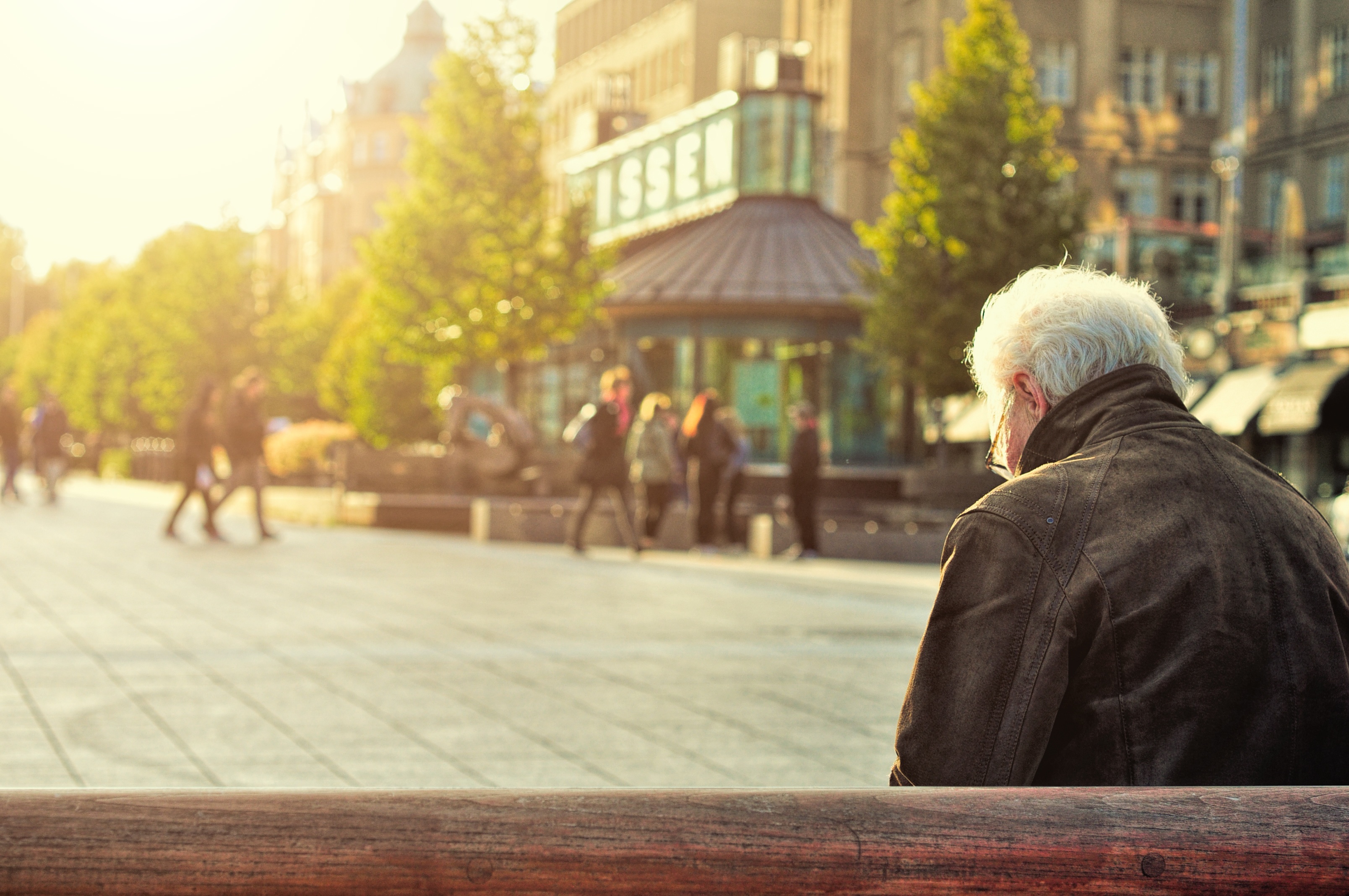 6 Travel Tips For Solo Senior Travelers