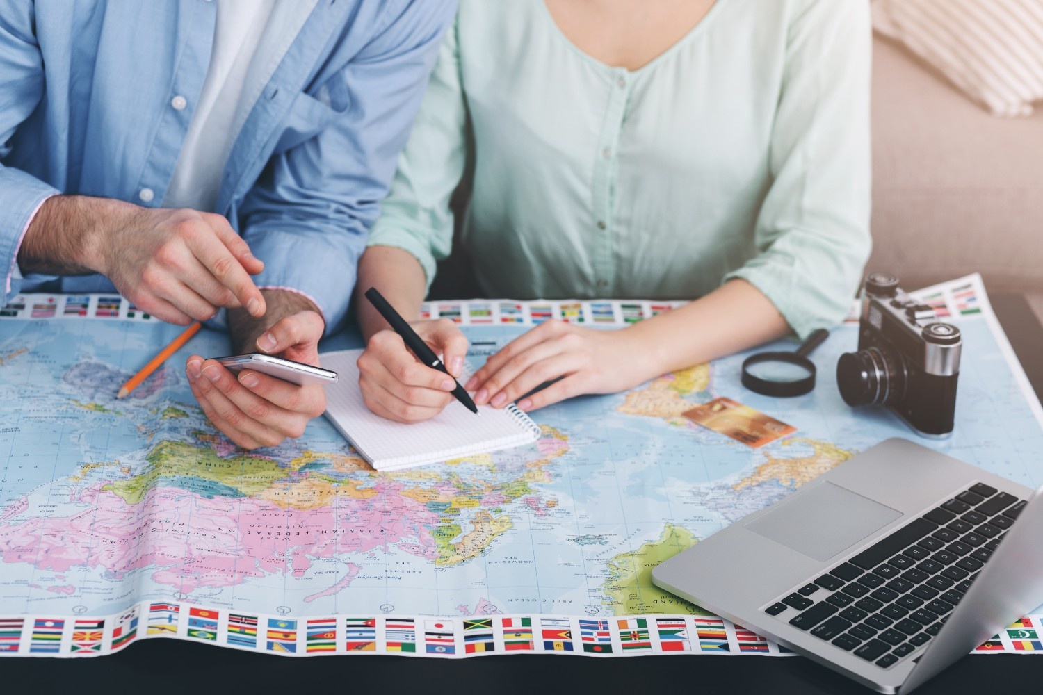 Best Flight Booking Days in 2025 (Backed by Real Fare Data) 📅✈️